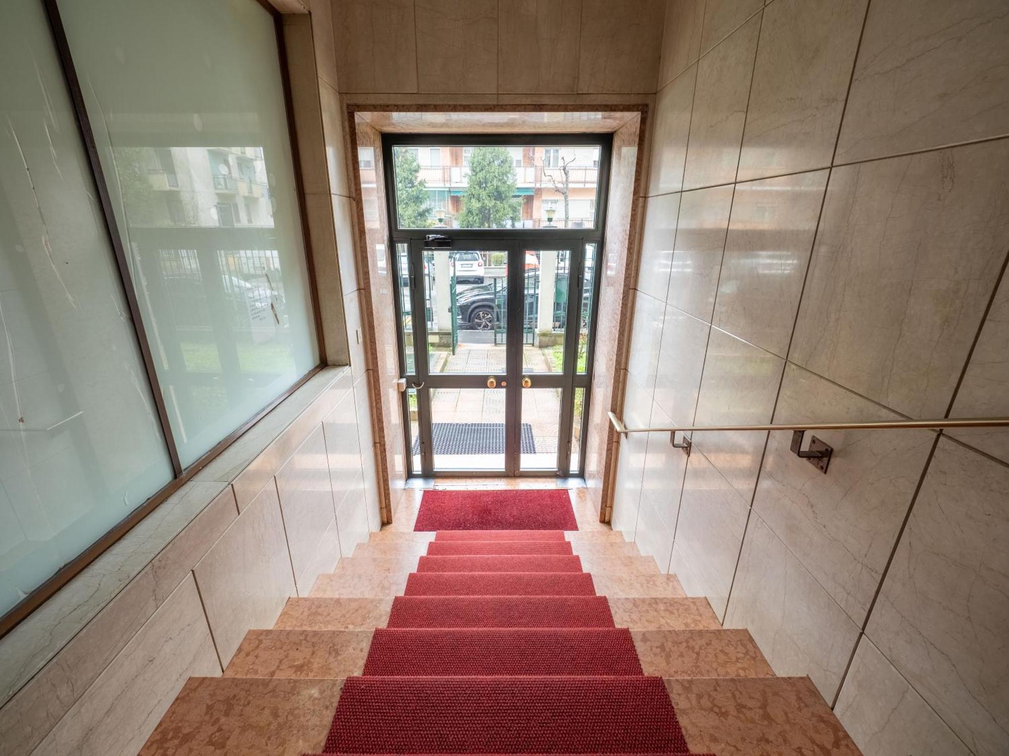 Milano 5 Guests - Modern Apt With Balcony Zewnętrze zdjęcie